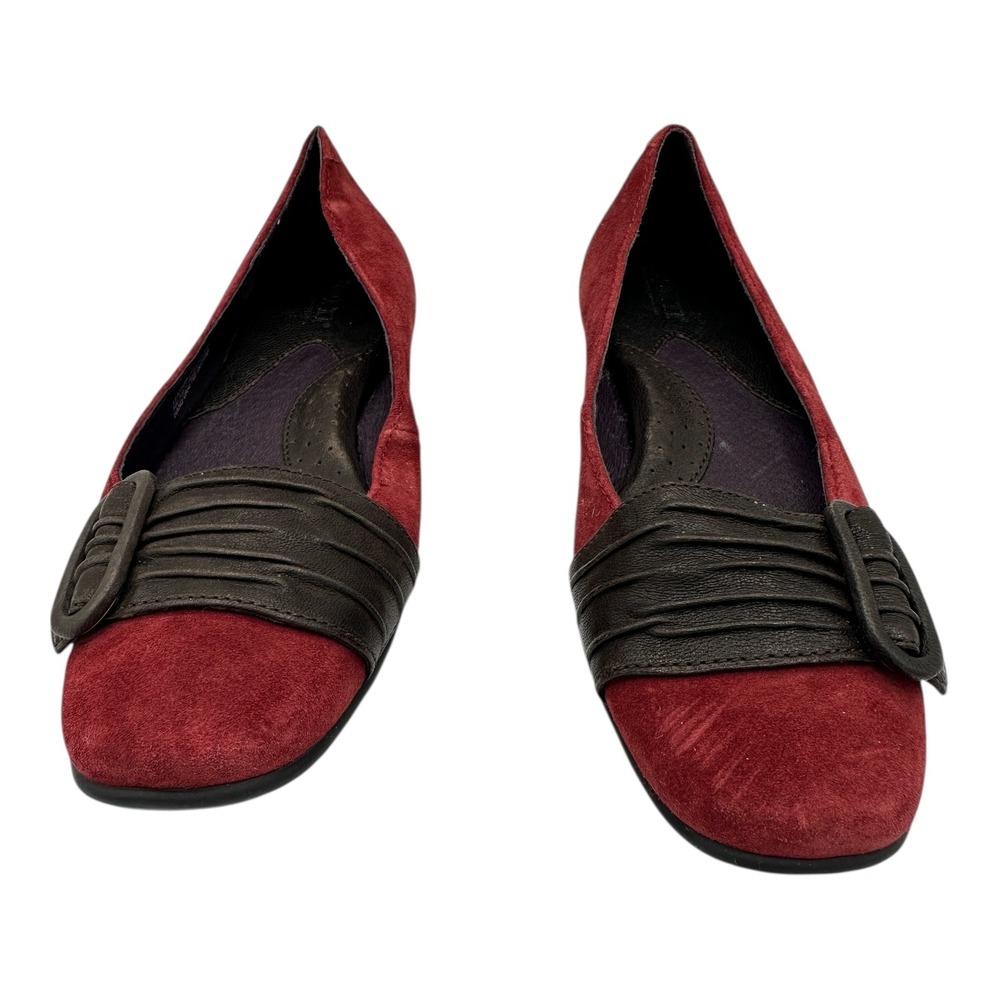 Born Red Suede Buckle Ballet Flats Women's Size 7 38 Comfort